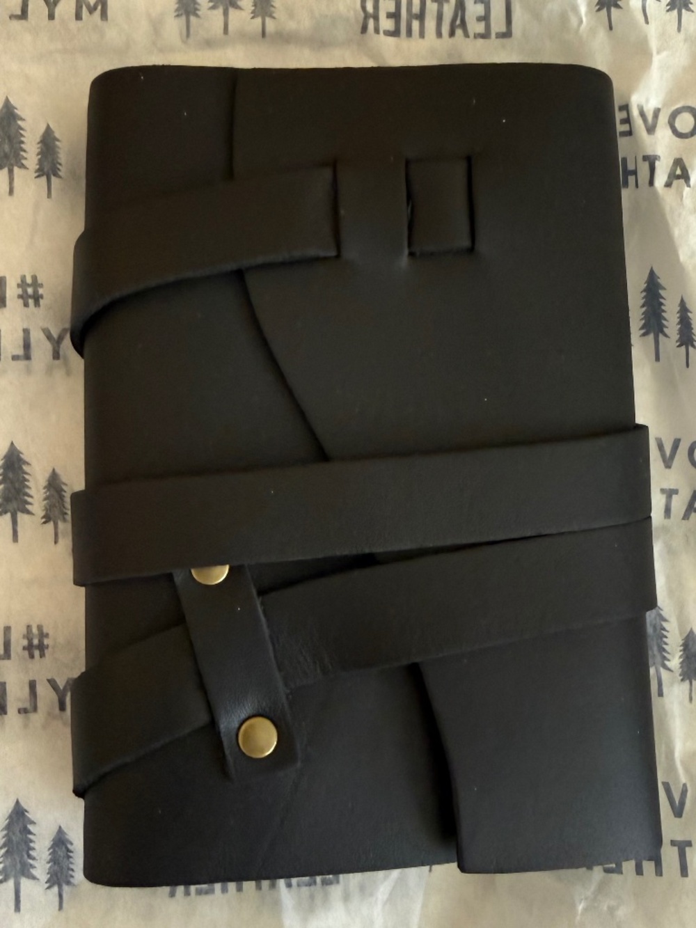 NWT Portland Leather Goods PLG Small Leather Wrap Journal in Smooth Black